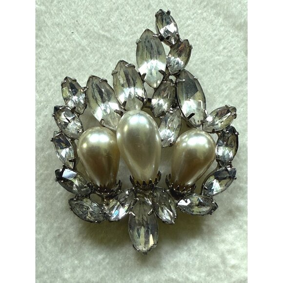 Vintage Rhinestone & Faux Pearl Wedding Brooch Pin - Picture 5 of 8